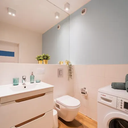 - Near Sky Tower - Private Parking ヴロツワフ