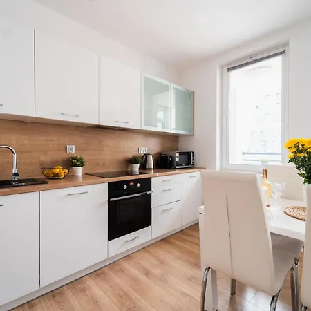 - Near Sky Tower - Private Parking ヴロツワフ