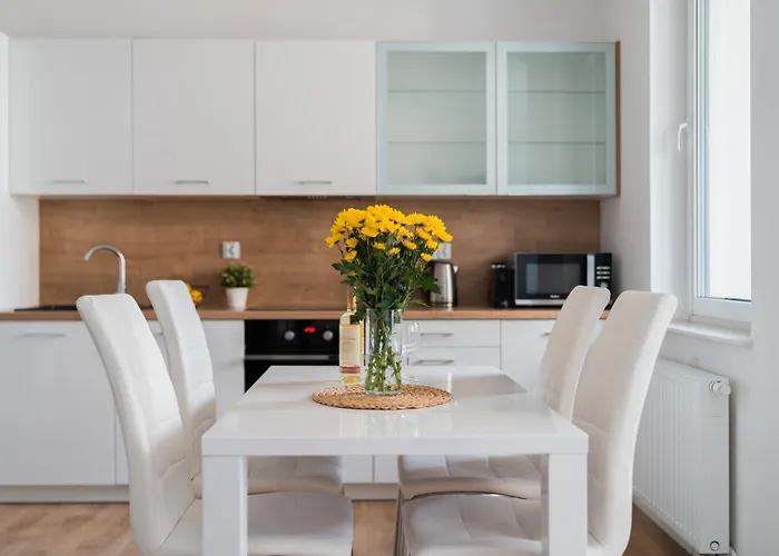 Apartment - Near Sky Tower - Private Parking *