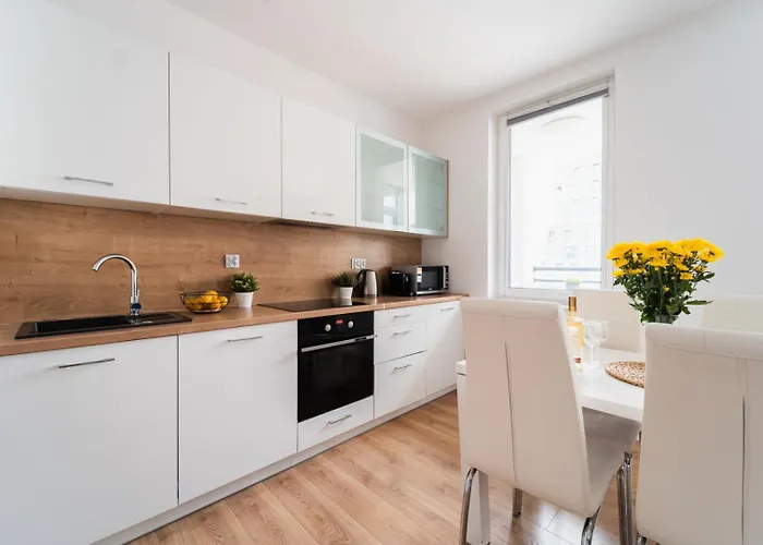 - Near Sky Tower - Private Parking Wroclaw