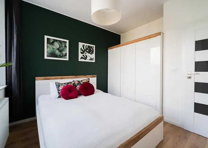 Apartment - Near Sky Tower - Private Parking Wroclaw